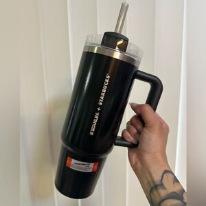 ⭐️SOLD⭐️ NWT 30oz Starbucks x Stanley Taiwan Black